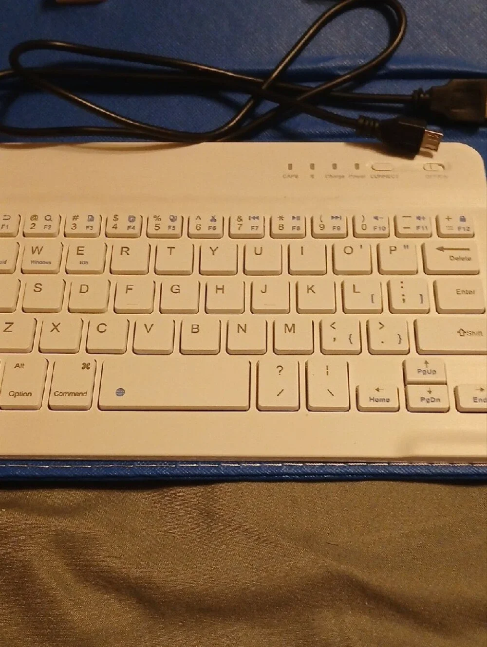 Slim White Bluetooth Tablet Keyboard Case - Compatible Accessory